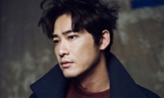 Kang Ji Hwan lĩnh 3 năm tù vì cưỡng hiếp 2 cô gái lúc say rượu