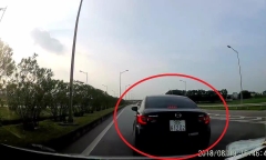 Clip: Hoảng hồn ô tô con dừng đột ngột, suýt gây đại họa trên cao tốc Hà Nội - Thái Nguyên