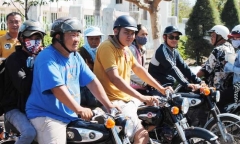 Ngắm đội xe Honda 67 chở sĩ tử miễn phí