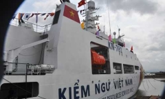 Thủ tướng kiểm tra tiến độ tàu kiểm ngư lớn nhất Đông Nam Á