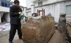 Mở quan tài 700 tuổi, công nhân kinh hãi thấy người bên trong 'như còn sống'