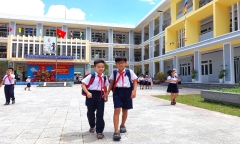 54 học sinh Đà Nẵng không được cho đi học: Nhiều em vào lớp, cha mẹ đến bắt về
