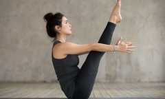Tư thế yoga bạn nên thực hiện hàng ngày để giảm cân và có dáng gọn, eo thon
