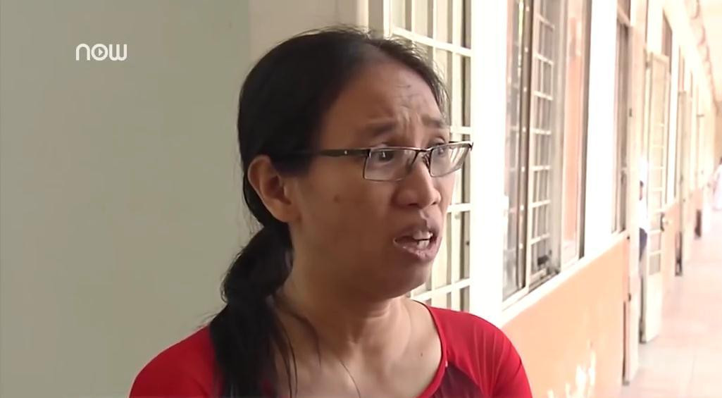 Cô giáo im lặng khiến học sinh bật khóc bị đình chỉ dạy