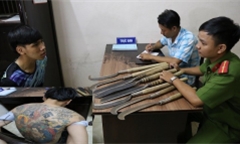Chặn nhóm thanh niên xăm trổ mang hung khí trên đường đi giải quyết mâu thuẫn