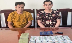Bắt giữ hai người nước ngoài vận chuyển heroin vào Việt Nam