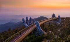 Sau 5 năm, báo quốc tế vẫn không ngừng thán phục vẻ đẹp của Cầu Vàng