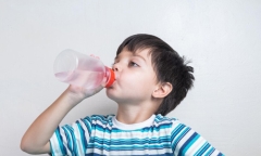 Dấu hiệu cảnh báo trẻ đang bị thiếu nước