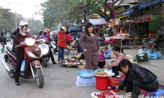Hãi hùng cảnh biến lòng đại lộ thành chợ