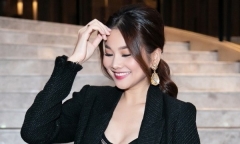 Thanh Hằng diện trang phục gợi cảm, vui vẻ rủ dàn học trò 'The Face' đi ăn Tất niên