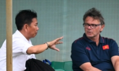 HLV Hoàng Anh Tuấn 'dự giờ', U23 Việt Nam tập bài lạ của ông Troussier