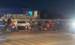 Hà Nội: Băng qua đường sắt, tài xế xe máy bị tàu hỏa tông tử vong