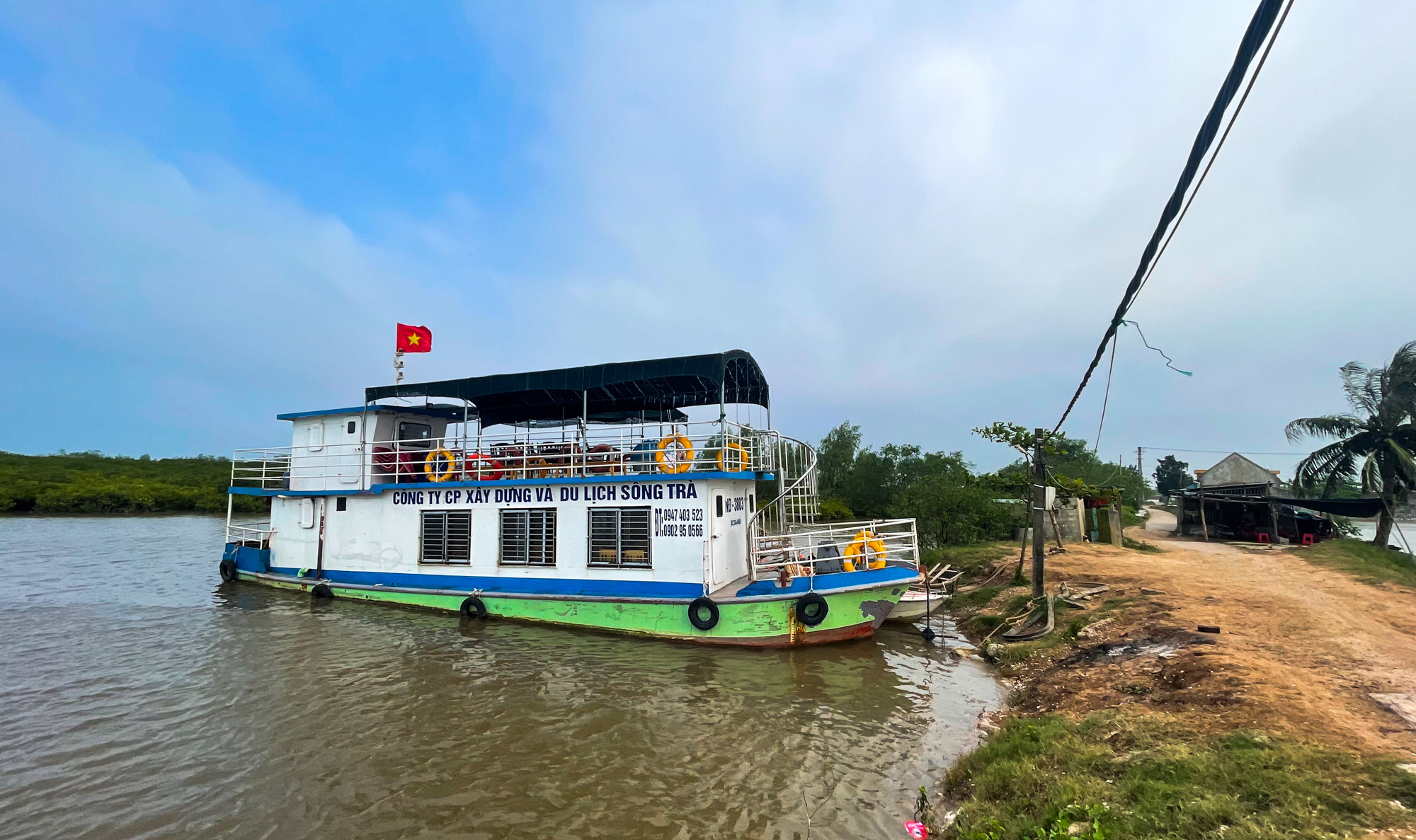 Vụ học sinh tử vong khi bắt ngao: Các tàu kinh doanh tự phát, mạnh ai nấy làm
