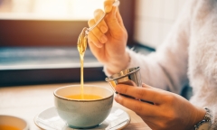 Điều gì xảy ra nếu bạn uống nước ấm pha mật ong mỗi ngày?