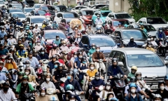 Đường Hà Nội tắc dài trong ngày khai giảng năm học mới