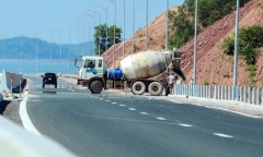 Xử lý xe trộn bê tông đi ngược chiều trên cao tốc Hà Nội - Bắc Giang