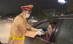 Vi phạm nồng độ cồn mức kịch khung, nữ tài xế bị phạt 35 triệu đồng