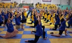Hơn 700 mẹ bầu tham gia đồng diễn yoga ở TP.HCM