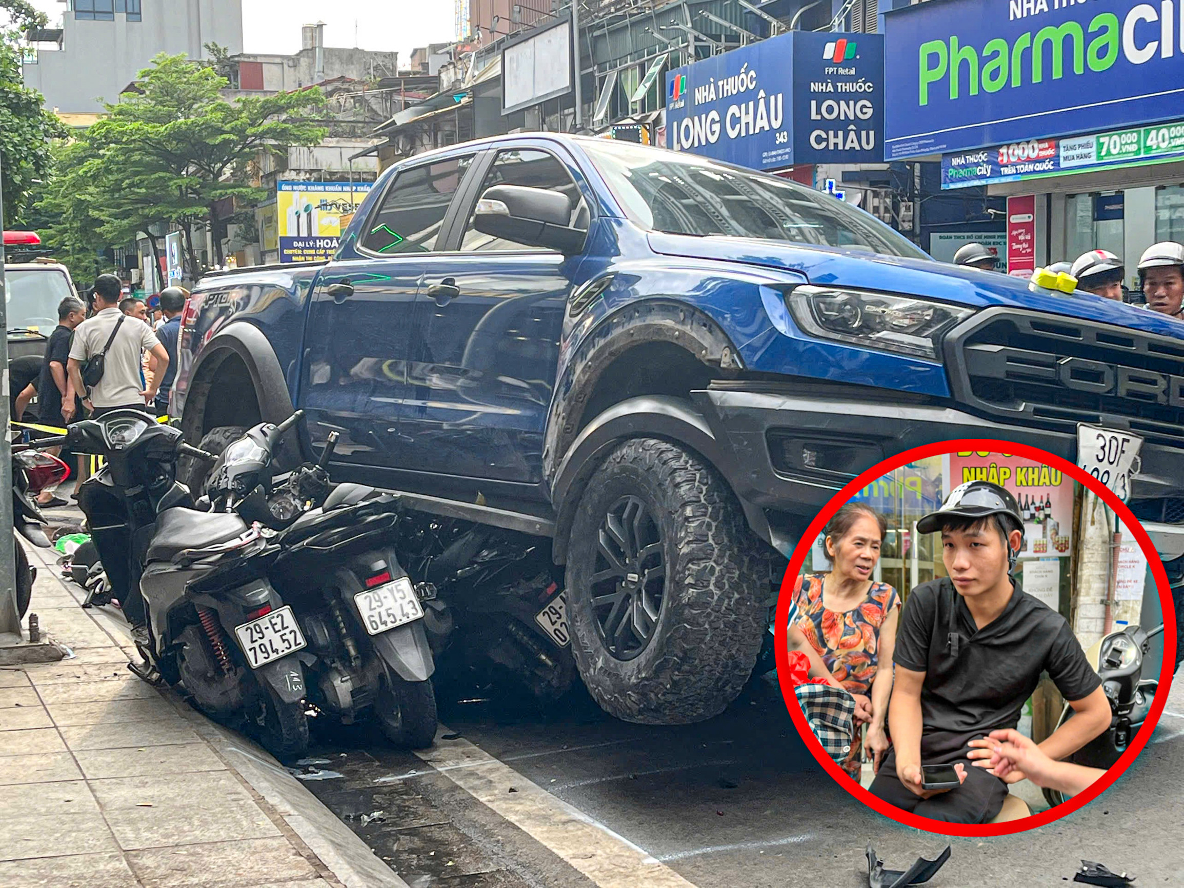 Xe bán tải tông liên hoàn xe máy ở Hà Nội: Nạn nhân kể phút thoát chết thần kỳ