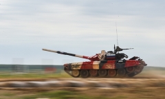 Thắng nghẹt thở trước Trung Quốc, Nga giành Huy chương vàng Tank Biathlon 2020