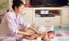 Vợ ca sĩ Đăng Khôi: Chỉ biết nhìn con và khóc vì trầm cảm sau sinh
