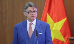 Mơ World Cup cùng HLV Troussier, đội tuyển Việt Nam phải thay đổi thế nào?