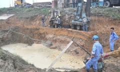 Vỡ đường ống nước sông Đà, người Hà Nội bị cắt nước giữa ngày nắng nóng