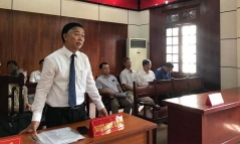 Hoãn phiên tòa xét xử vụ cựu giảng viên ở Hải Phòng kiện Bộ GD&ĐT