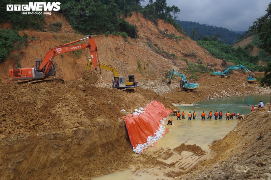 Sau 28 ngày mới tìm thấy thi thể nghi công nhân mất tích do sạt lở ở Rào Trăng 3