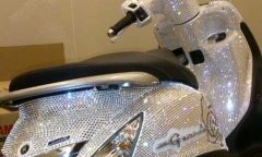 Yamaha Grande gắn đá pha lê giá 300 triệu đồng