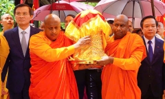Chùa Bái Đính kéo dài thời gian tôn trí xá lợi Phật đến sáng 23/5