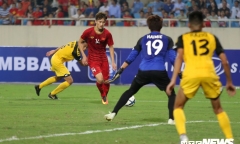 U23 Việt Nam liên tục 'bắn phá', thủ môn Brunei chuột rút sau nửa tiếng khổ sở
