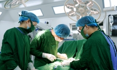 Bác sĩ nam khoa kể chuyện tìm 'bắt' tinh trùng cho quý ông