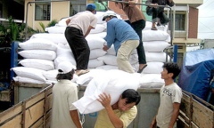 Lo dân thiếu lương thực sau lũ, Huế phân bổ gấp 500 tấn gạo