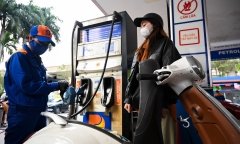 Vì sao xe tay ga đắt tiền nên dùng xăng A95?