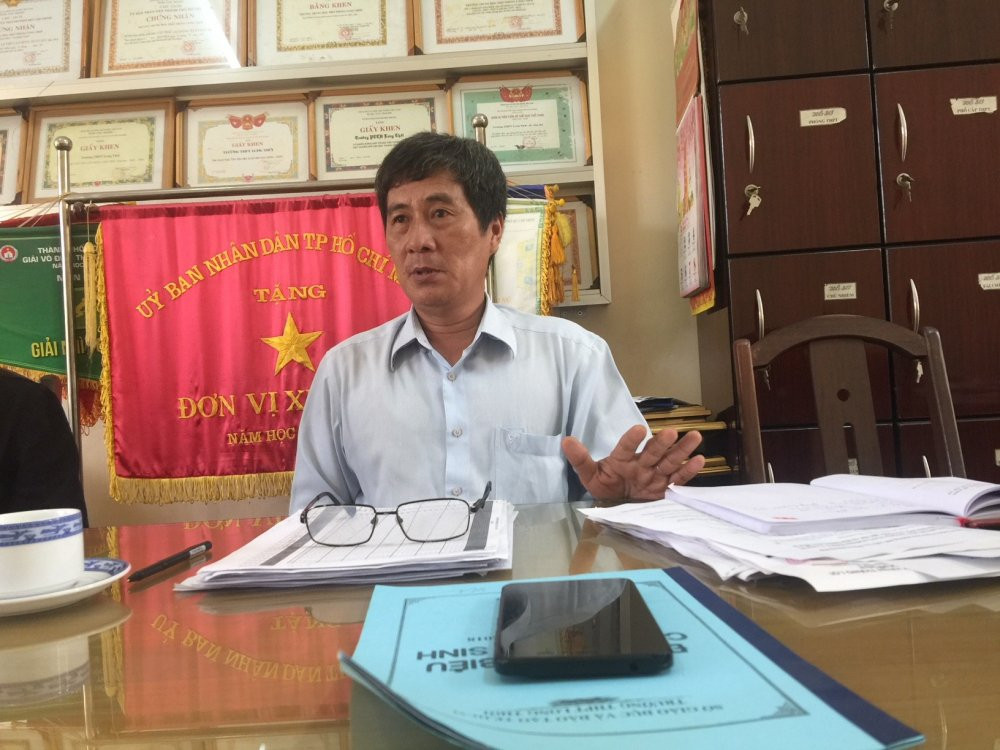 Cô giáo im lặng khiến học sinh bật khóc bị đình chỉ dạy