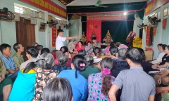 Nữ giám đốc Sở GD&ĐT bật khóc nhìn cảnh trường tan hoang sau trận đại hồng thuỷ