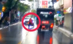 Pha sang đường như chốn không người của thanh niên đi xe máy
