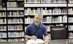 'Giáo sư quần đùi’ Trương Nguyện Thành: 'Học sinh, sinh viên Mỹ mặc lộ nội y là bị đuổi về ngay'