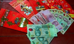 Ông bố lầy lội nhất năm, dạy con phân biệt tiền lì xì dịp Tết đến