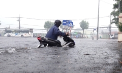 Dự báo mưa lớn gây ngập lụt, Đà Nẵng cho học sinh nghỉ học ngày 13/11