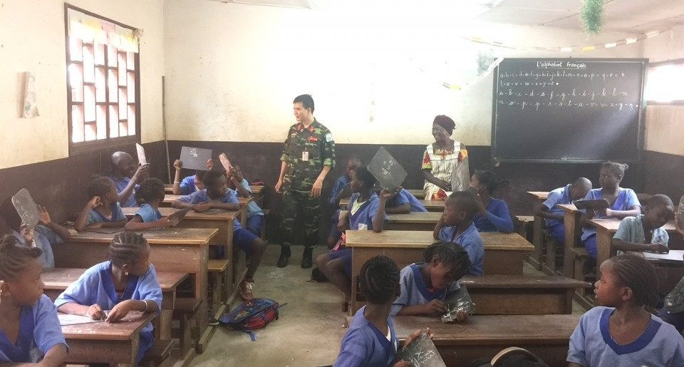 Bụi, sốt rét, bọ đen và những ca mổ sinh tử của bác sĩ mũ nồi xanh Việt ở Nam Sudan