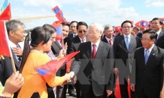 Tổng Bí thư hội kiến Thủ tướng Lào Thongloun Sisoulith