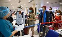 TP.HCM kiến nghị tạm ngưng khai báo y tế với người nhập cảnh