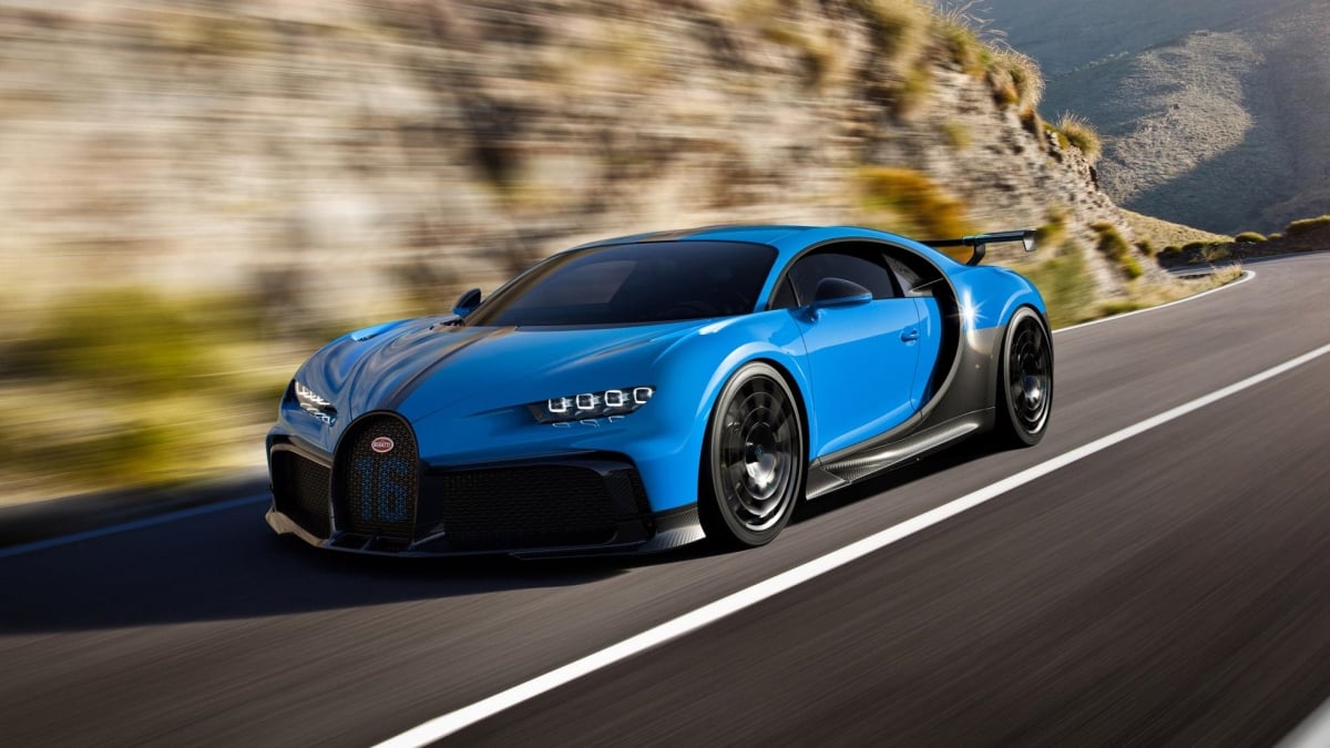 Cận cảnh Bugatti Chiron Pur Sport với màn drift ấn tượng giới hạn 60 xe  giá chỉ hơn 80 tỷ  Tạp Chí Siêu Xe