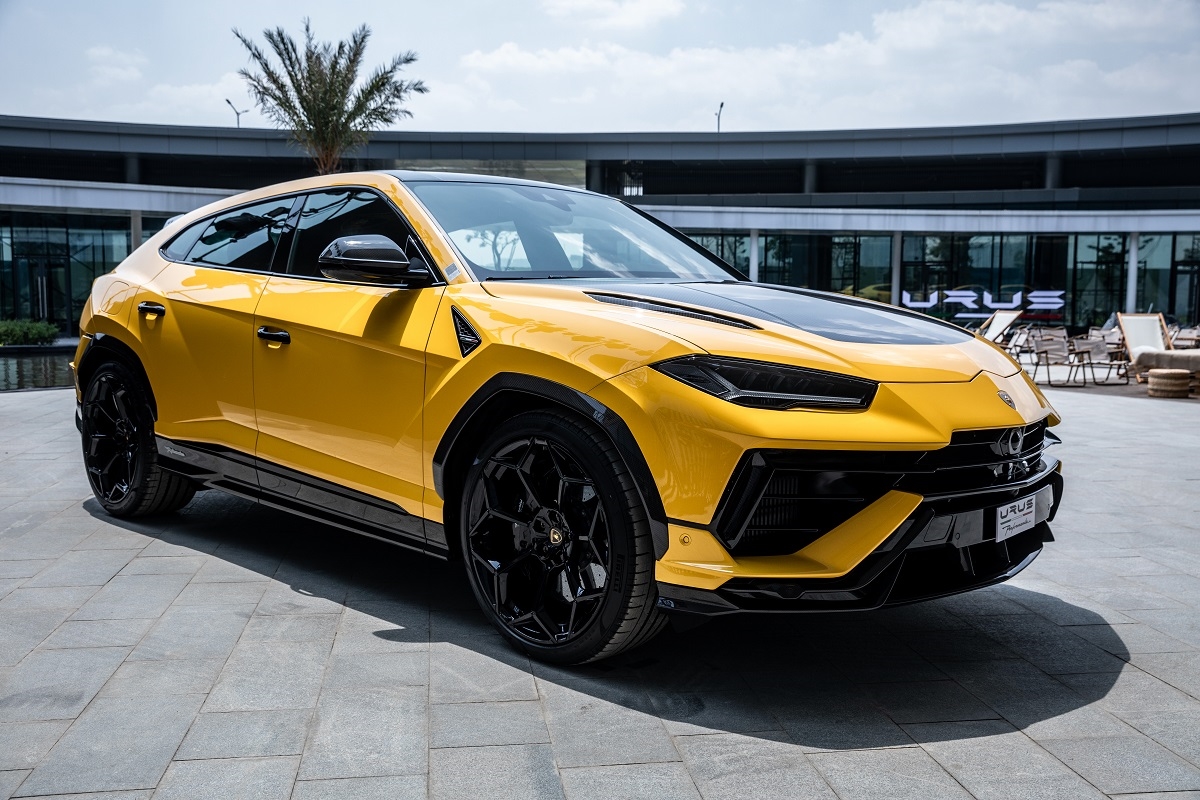 Siêu xe Lamborghini Urus Performante giá từ 16,5 tỷ đồng ra mắt ở Việt Nam