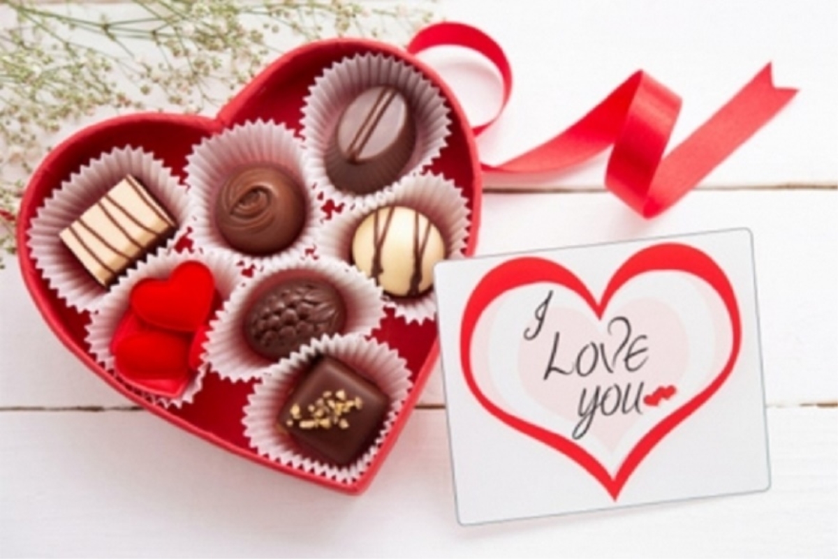 Hộp chocolate ngày valentine Hải Phòng độc lạ và hoa tươi 142  Bánh kem  hương vị Việt  Banhngotvn