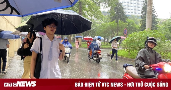 Trường học ở Hải Phòng được tự quyết định cho học sinh nghỉ tránh bão Matmo