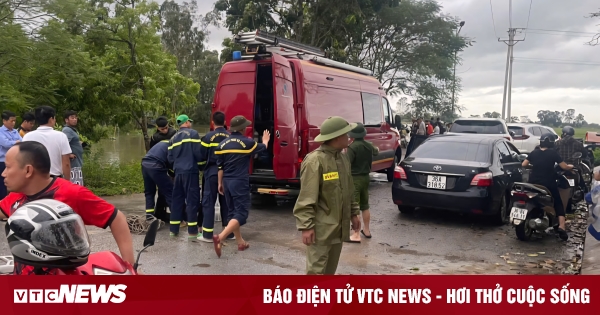 Một nữ sinh lớp 9 ở Thanh Hóa ngã xuống sông lúc lũ đang lên