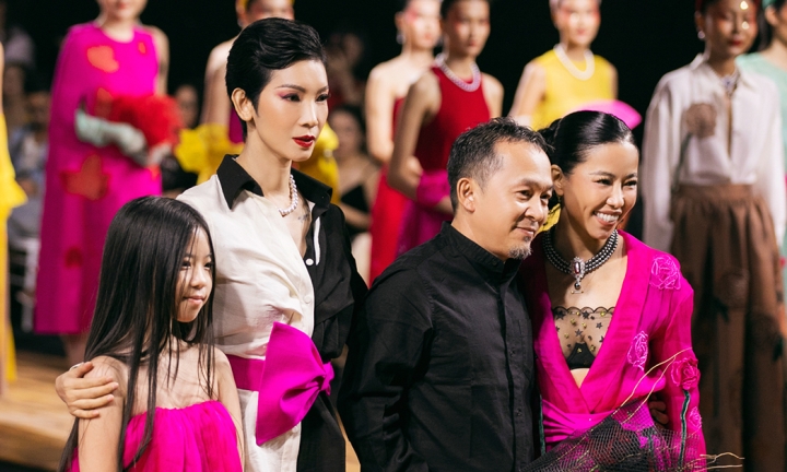 NTK Hà Linh Thư gây ấn tượng với BST lấy cảm hứng từ nghệ thuật Chèo